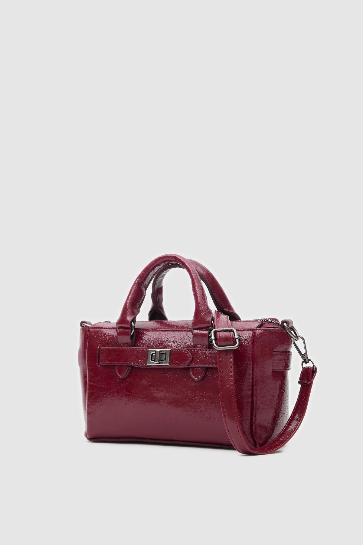 Chic Burgundy Handbag