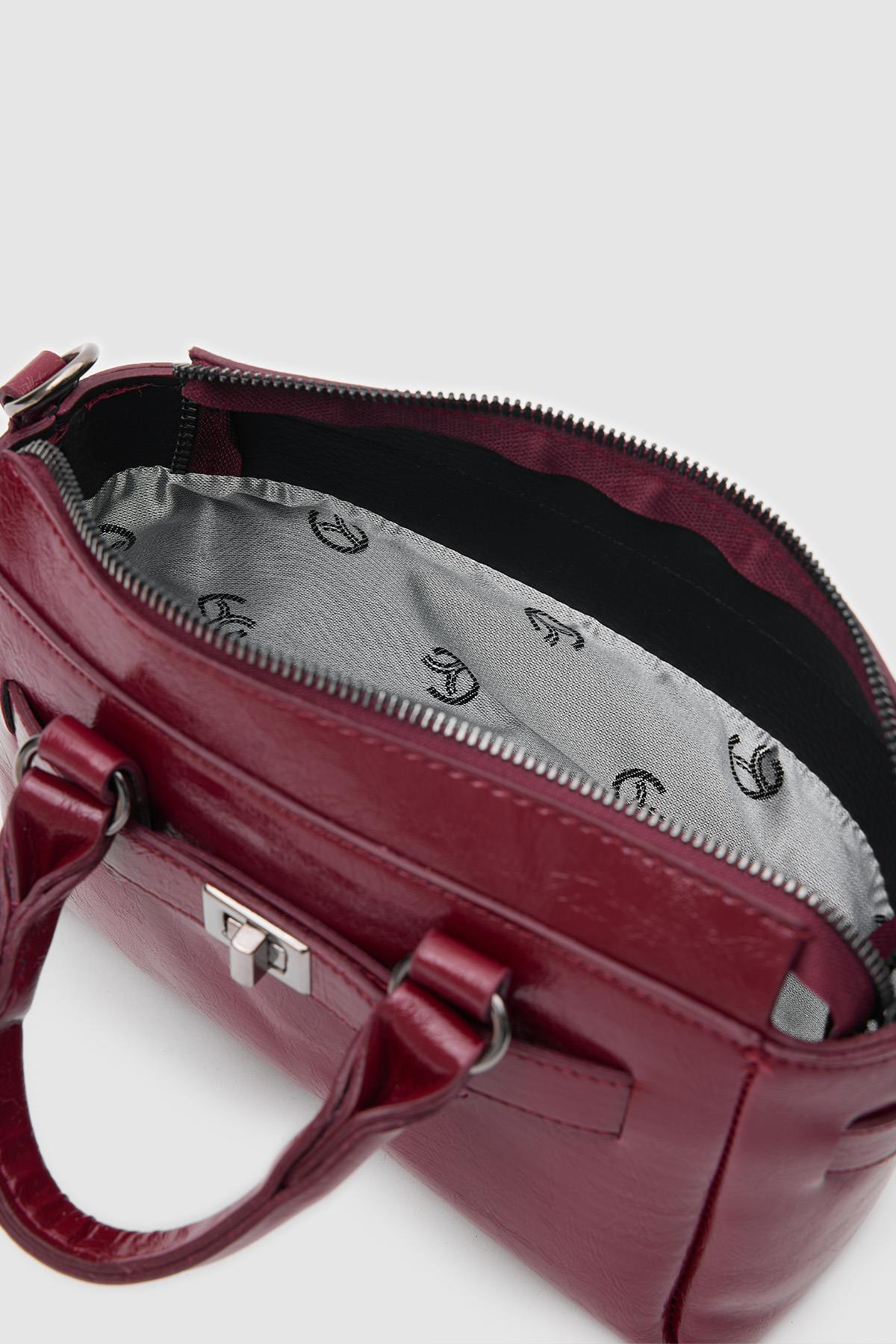 Chic Burgundy Handbag