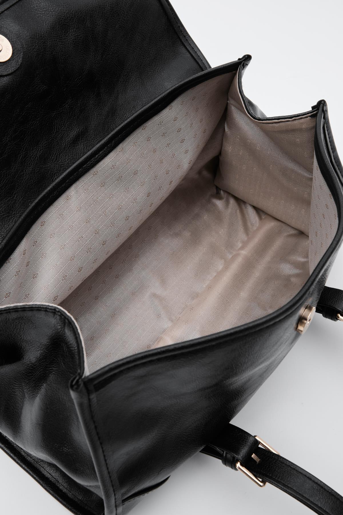 Elegant Black Shoulder Bag