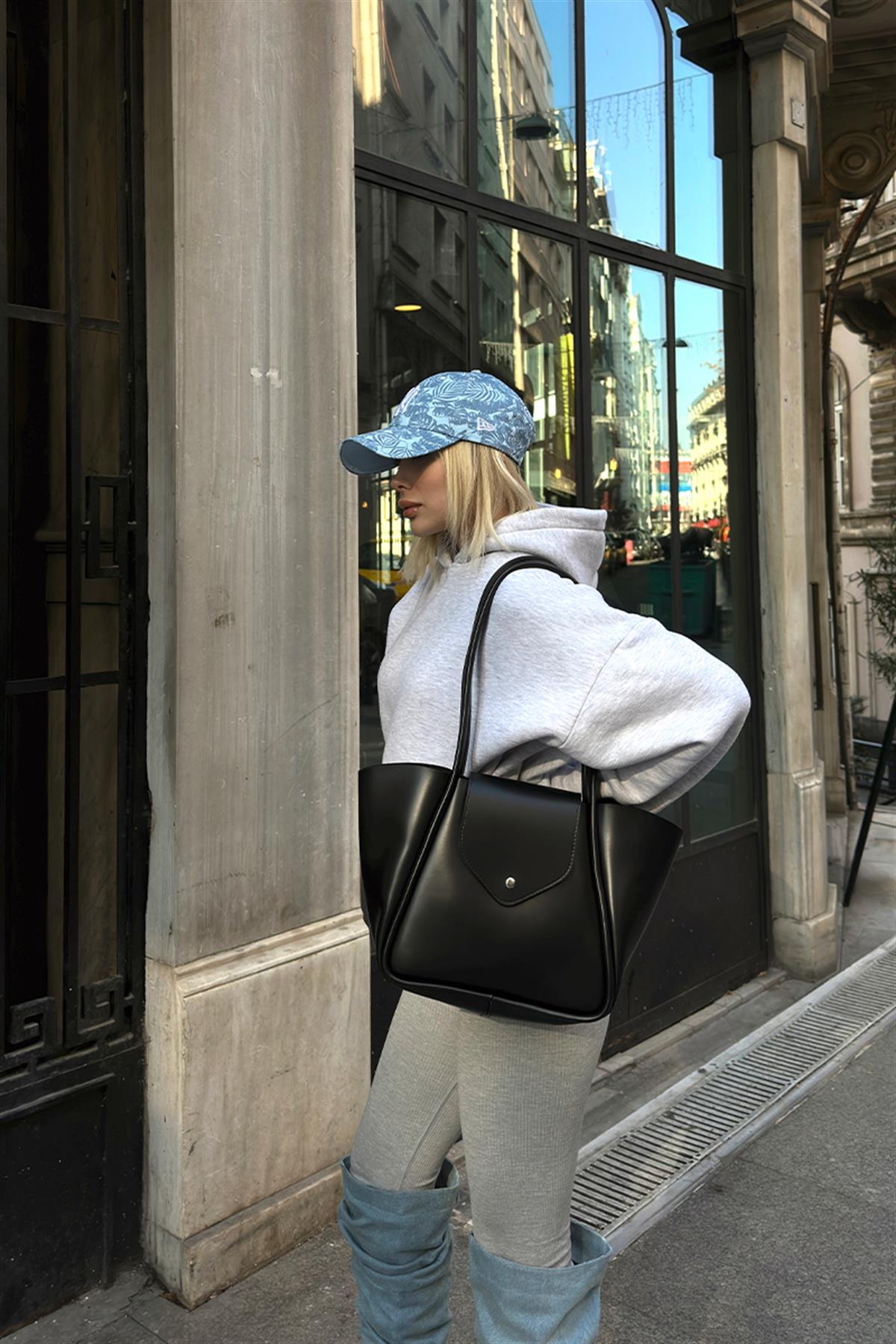 Elegant Black Faux Leather Bag